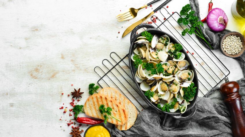 How to Keep Clams Fresh at Home